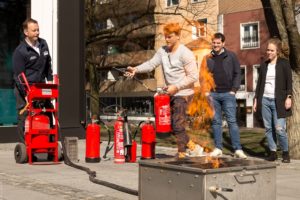 Feuer löschen am Firetrainer