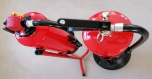 Feurlöscher in einem Feuerlöcherständer