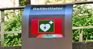 Bild von Defibrillatoren in Schutzkasten